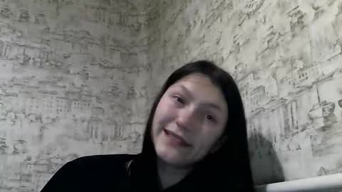 Snapshot of kiti_kitiss chatting on 01/15/25, 04:32 kiti_kitiss online show from 01/15/25, 04:32