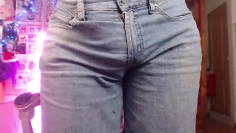 Ari Keimiwrights  online show from 12/03/24, 02:47