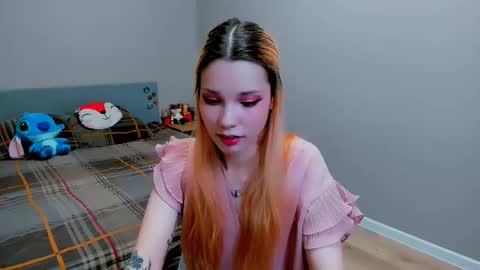 Snapshot of kitten_alisa chatting on 10/07/25, 06:49 Alissa online show from 10/07/25, 06:49