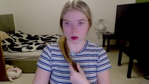 Jennyblonde and Emmabrunette online show from 12/01/24, 10:43