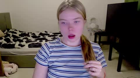 Jennyblonde and Emmabrunette online show from 12/15/24, 01:13