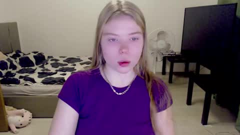 Jennyblonde and Emmabrunette online show from 12/17/24, 04:23