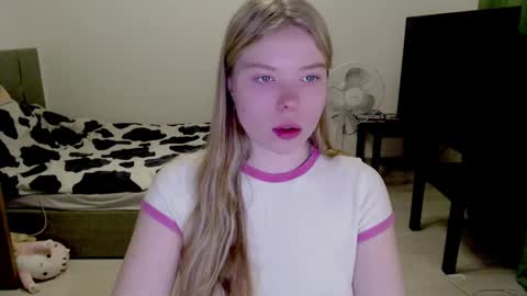 Jennyblonde and Emmabrunette online show from 12/17/24, 02:22