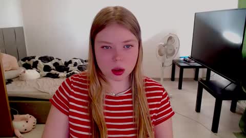Jennyblonde and Emmabrunette online show from 10/02/25, 12:01