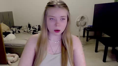 Jennyblonde and Emmabrunette online show from 11/19/25, 03:45