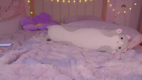 Snapshot of kittenmoon_ chatting on 02/26/25, 03:32 online show from 02/26/25, 03:32