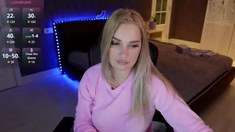 kittiliza online show from 10/31/25, 10:44