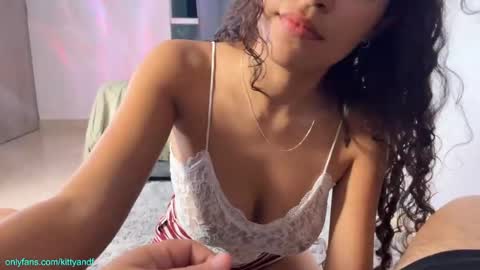 Snapshot of kittyand chatting on 02/14/25, 03:22 Kitty black hair 19 years Isa red hair18 years John 21 years online show from 02/14/25, 03:22