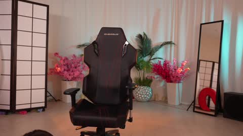 Snapshot of kittycaitlin chatting on 01/19/25, 03:21 Katya online show from 01/19/25, 03:21