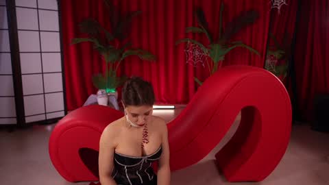 Snapshot of kittycaitlin chatting on 10/24/25, 06:04 Katya online show from 10/24/25, 06:04