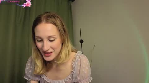 Snapshot of kittywakee chatting on 09/18/25, 09:33 Kate online show from 09/18/25, 09:33