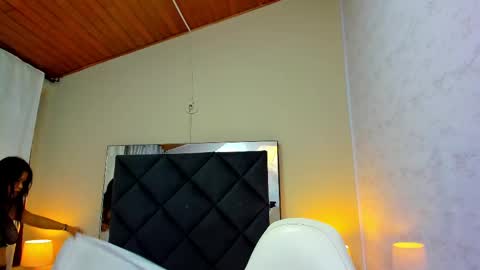 Snapshot of kittyy_babee chatting on 10/06/25, 11:18 kitty online show from 10/06/25, 11:18