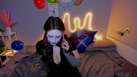 Snapshot of kittyy_rinna chatting on 10/31/25, 01:28 Rina online show from 10/31/25, 01:28