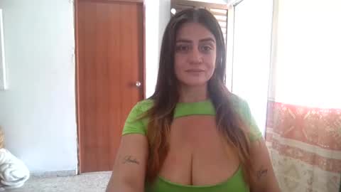 Snapshot of kitybigboobsx chatting on 01/26/25, 05:34 kity boobsx online show from 01/26/25, 05:34