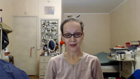 Snapshot of kiuminberry chatting on 12/22/24, 08:03 KiuminBerry online show from 12/22/24, 08:03