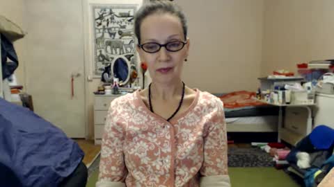 Snapshot of kiuminberry chatting on 12/24/24, 12:55 KiuminBerry online show from 12/24/24, 12:55