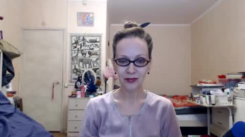 Snapshot of kiuminberry chatting on 12/25/24, 09:56 KiuminBerry online show from 12/25/24, 09:56