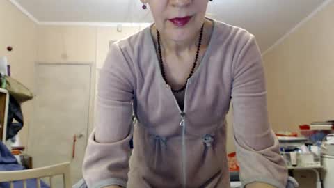 Snapshot of kiuminberry chatting on 12/25/24, 02:02 KiuminBerry online show from 12/25/24, 02:02