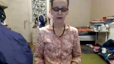 Snapshot of kiuminberry chatting on 12/27/24, 09:39 KiuminBerry online show from 12/27/24, 09:39