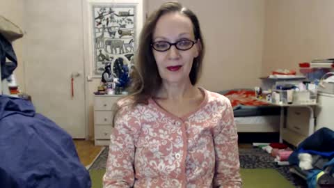 Snapshot of kiuminberry chatting on 12/28/24, 06:40 KiuminBerry online show from 12/28/24, 06:40