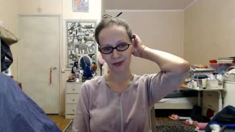 Snapshot of kiuminberry chatting on 12/31/24, 06:35 KiuminBerry online show from 12/31/24, 06:35