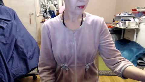 Snapshot of kiuminberry chatting on 01/14/25, 03:47 KiuminBerry online show from 01/14/25, 03:47