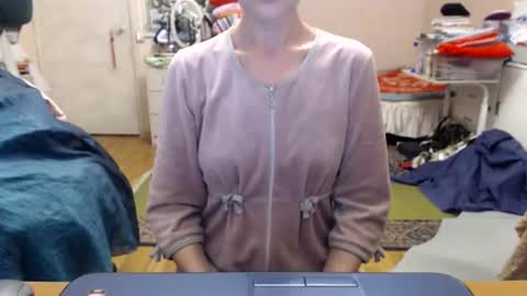 Snapshot of kiuminberry chatting on 09/09/25, 12:59 KiuminBerry online show from 09/09/25, 12:59