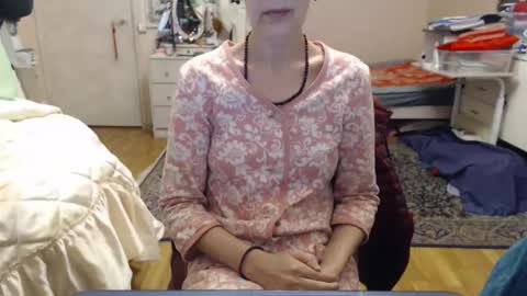 Snapshot of kiuminberry chatting on 10/25/25, 09:50 KiuminBerry online show from 10/25/25, 09:50