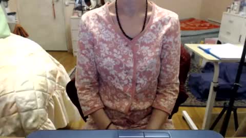 Snapshot of kiuminberry chatting on 11/01/25, 12:18 KiuminBerry online show from 11/01/25, 12:18