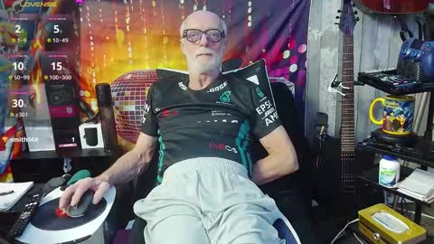 kiveuxmakeu online show from 09/15/25, 08:25