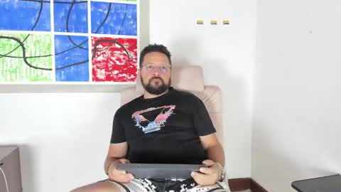 Snapshot of klarck_ chatting on 01/23/25, 09:39 Klarck online show from 01/23/25, 09:39