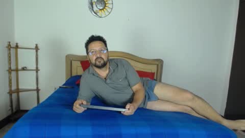 Snapshot of klarck_ chatting on 02/11/25, 08:10 Klarck online show from 02/11/25, 08:10
