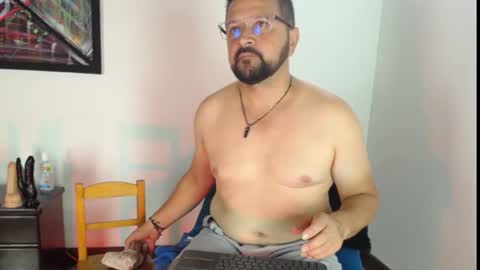 Snapshot of klarck_ chatting on 03/08/25, 04:06 Klarck online show from 03/08/25, 04:06