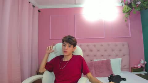 Snapshot of klaus_sunrise_xx chatting on 12/26/24, 03:06 KLAUS online show from 12/26/24, 03:06