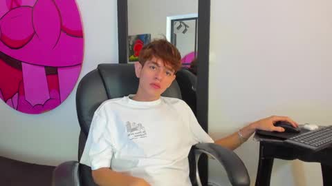 Snapshot of klaus_sunrise_xx chatting on 01/18/25, 01:08 KLAUS online show from 01/18/25, 01:08