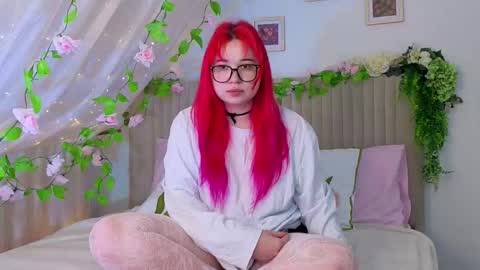 Klee online show from 10/14/25, 04:35