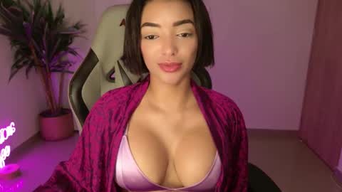 Christina online show from 11/09/25, 02:37