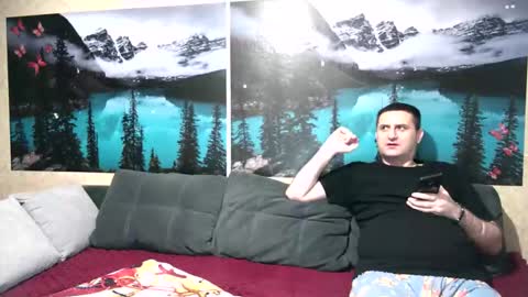 Snapshot of kleosnow chatting on 11/19/25, 10:15 Kleosnow online show from 11/19/25, 10:15