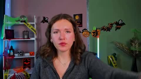 Snapshot of kleri_paint chatting on 10/22/25, 06:13 kleri online show from 10/22/25, 06:13