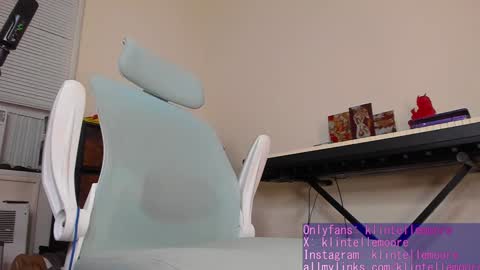 Snapshot of klintellemoore chatting on 12/24/24, 01:27 Klintelle Moore online show from 12/24/24, 01:27