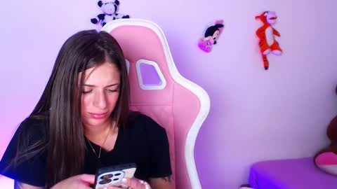 Snapshot of kloe_28 chatting on 01/21/25, 07:15 Kloe online show from 01/21/25, 07:15