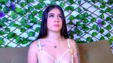 Snapshot of kloe_bella chatting on 10/04/25, 01:31 kloe_bella online show from 10/04/25, 01:31