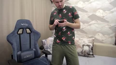 Snapshot of knight_5 chatting on 10/17/25, 07:44 Carter. online show from 10/17/25, 07:44