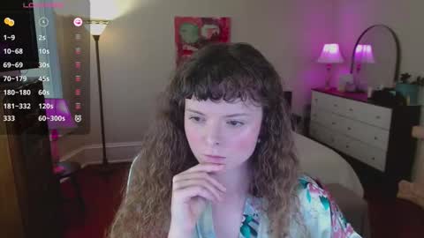 Snapshot of knowlita chatting on 10/14/25, 02:07 knowlita online show from 10/14/25, 02:07