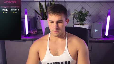 Snapshot of kochka25 chatting on 12/14/24, 10:13 Sweet boy online show from 12/14/24, 10:13