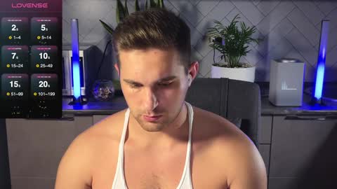 Snapshot of kochka25 chatting on 12/19/24, 11:03 Sweet boy online show from 12/19/24, 11:03
