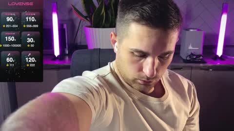 Snapshot of kochka25 chatting on 01/06/25, 07:45 Sweet boy online show from 01/06/25, 07:45