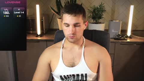 Snapshot of kochka25 chatting on 01/12/25, 05:01 Sweet boy online show from 01/12/25, 05:01