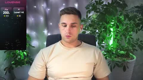 Snapshot of kochka25 chatting on 02/09/25, 06:05 Sweet boy online show from 02/09/25, 06:05