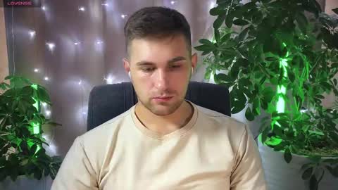 Snapshot of kochka25 chatting on 02/13/25, 08:17 Sweet boy online show from 02/13/25, 08:17